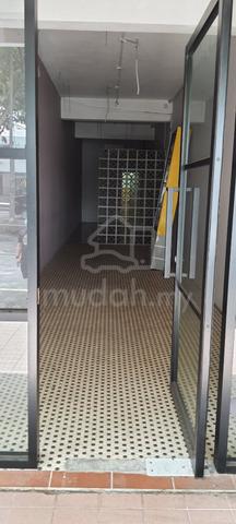 SS2 Petaling Jaya Ground Floor Shop 660 Sf Face Main Road for Rent 1