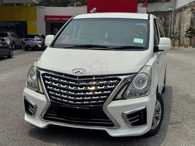Hyundai GRAND STAREX 2.5 ROYALE 11 SEATER TIPTOP - 2