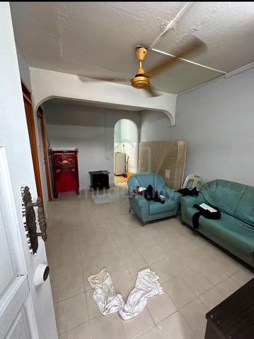 Flat Taman Ungku Tun Aminah 1