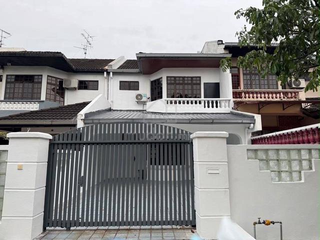 House For Rent / Taman Daya / 2 Storey Terrace / Jalan Rumbia / Jb 1