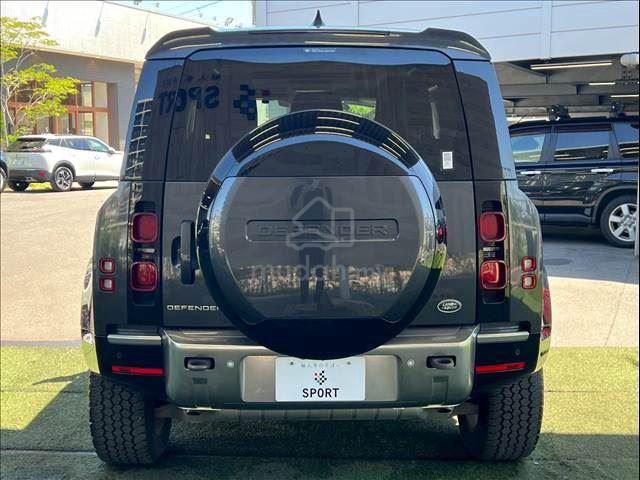 2023 DEFENDER 90 P300 SE Meredian sound system - 3