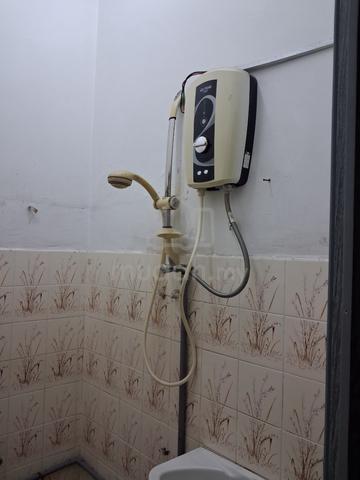 Room for rent in Sys 17 PJ 1