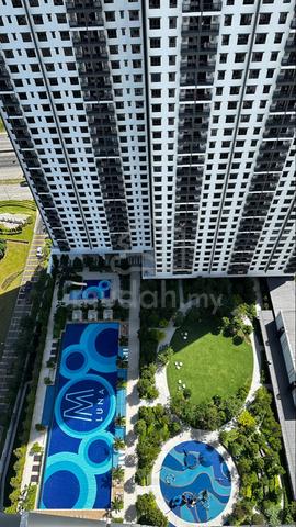 M Luna Medium Room for Rent 1