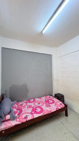 Bilik Sewa Wanita  1