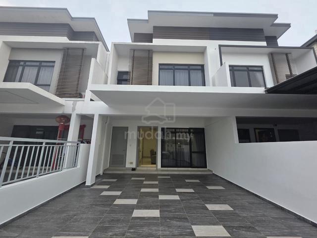 Valley West 2 @ Horizon Hills Double Storey Terrace House For Sale 1
