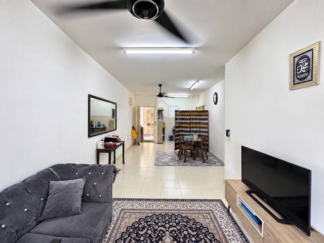 De Bayu Apartment 1
