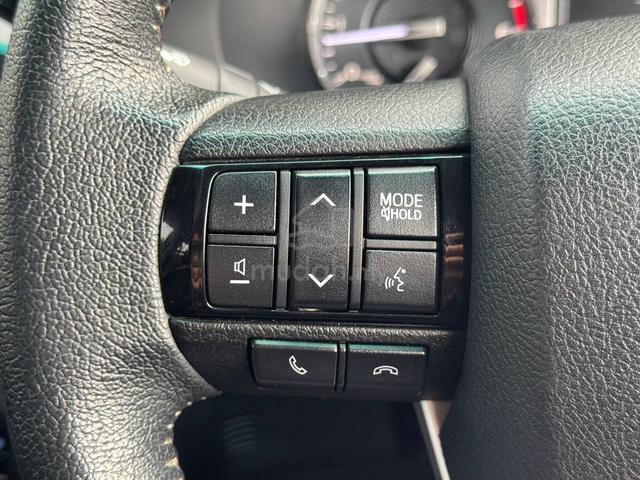 2021 Toyota HILUX 2.4 V (A) 360 CAM LOW MILEAGE - 3