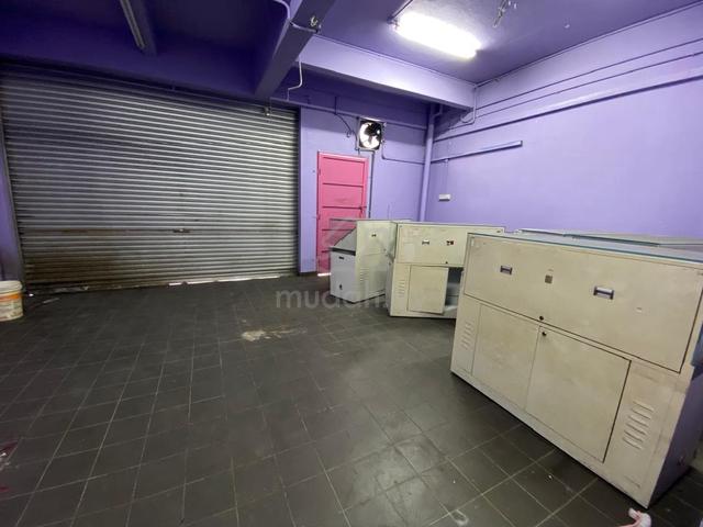 Facing main road Ground Floor Tmn Malim Jaya 1