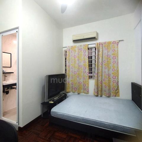 Room w/ Attached Toilet (female only) @ Sunway Ridzuan Condo 1