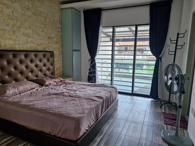 Master room at Taman Nusa Perintis 2 1