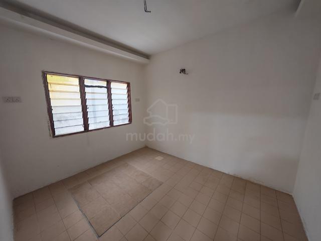 Oug / Tan Yew Lai 1 Storey Terrace House Flat Car Porch For Sale 1