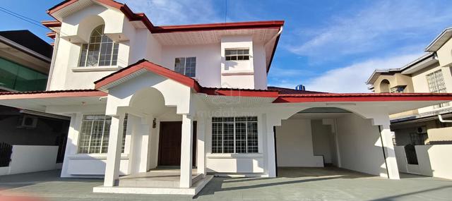 Taman Ria | 2-Storey Bungalow | 7R4B | Flood Free | Big Space | Rent 1