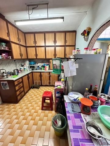 Sri Petaling 3-Storey House for Sale Freehold Below Market Near LRT BJ 1
