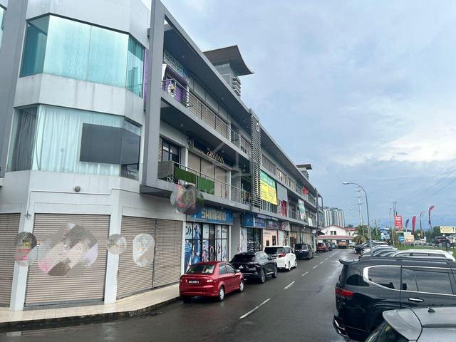 88 Market 2nd floor corner for Rent 1