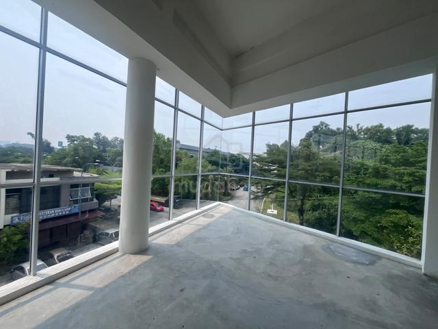 Semenyih Kiara🔥Big Corner Upper Floor Shop/Office 2600sf HIGH Ceiling 1