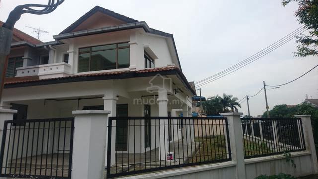 Mutiara Emas Mount Austin 2 storey corner house For Rent 1