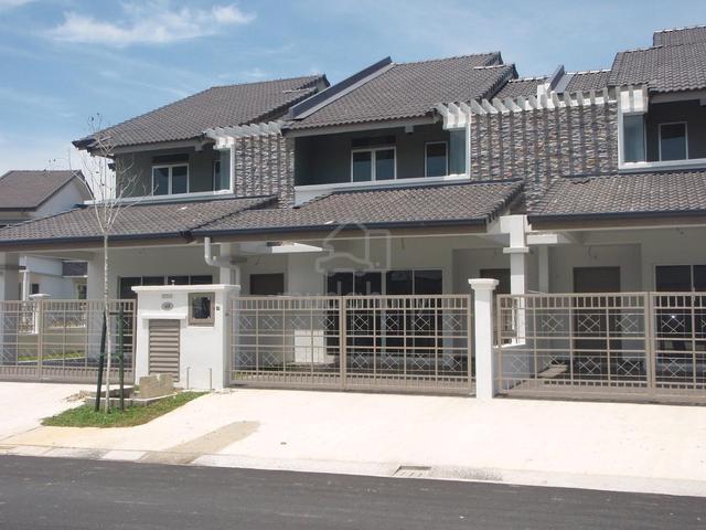 20x70 Setia Alam Alam Nusantara 2sty Semi Furnished For Rent 1
