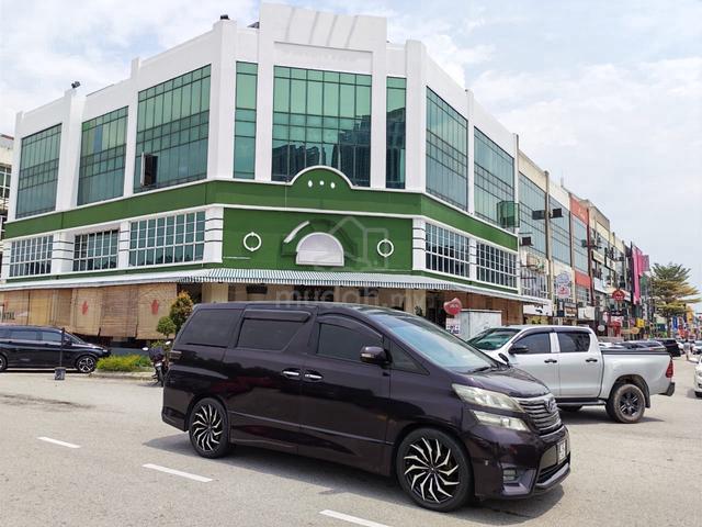 Corner Office Lot with lift at Bandar Puteri Puchong Selangor 1
