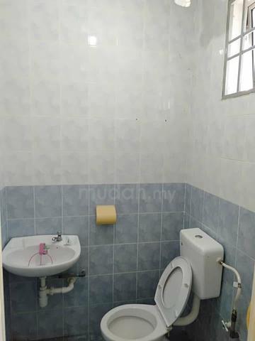 Permai Lake View Apartment 4