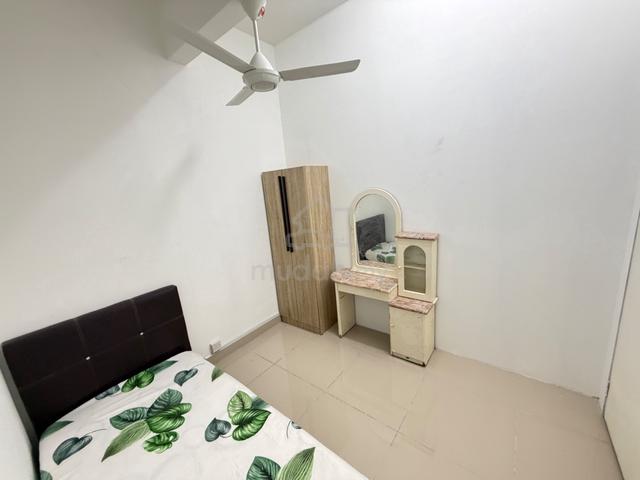 Merdeka Discount Rm200.Bilik Single utk Pempuan.1min ke bandar Rawang 1