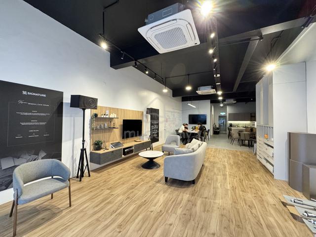 CORNER 3 ADJOIN LIFT Shop Signature Park Kota Damansara Sains Selangor 1