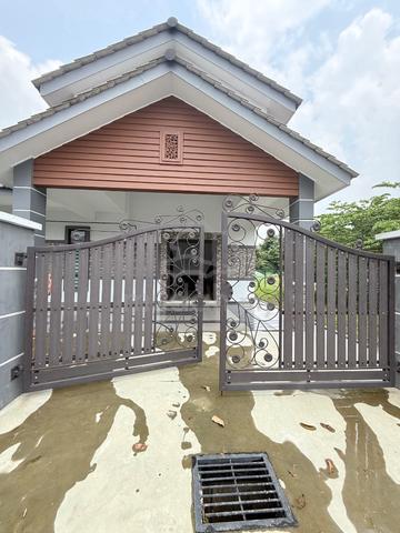 Johor Muar Not Furnished Link Bungalow For Rent 1