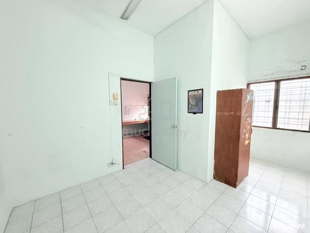 telok gadong besar klang double storey facing field table top 1