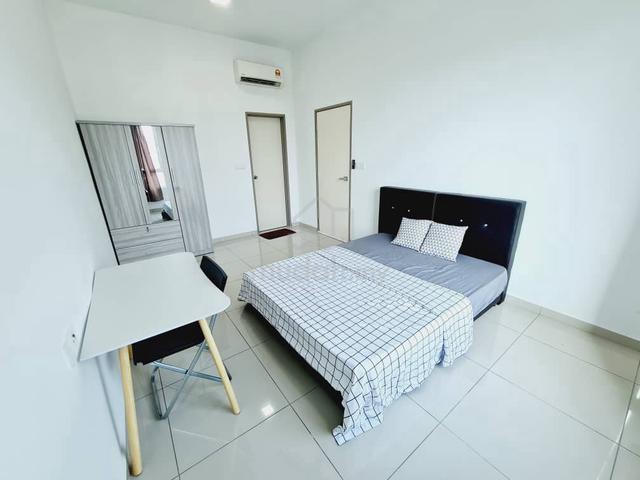 COZY MASTER ROOM AT TREE SPARINA BAYAN LEPAS ! FREE WIFI n CLEANING 1