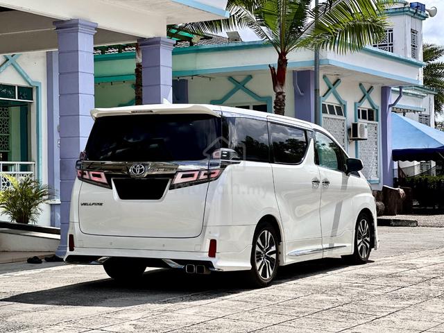 Assalam.. 2020 reg, ZG 2019 Toyota VELLFIRE 2.5 - 4