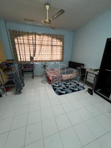  Master Room Desa Kolej Nilai | Aircond   Private Toilet 1