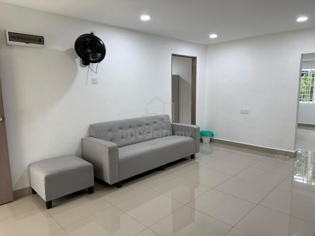 Jalan keembong / Johor Jaya / Double storey low Cost corner / rent 1