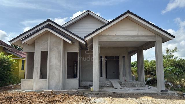 Kadok rumah banglo moden 4 bilik 5 bilik air dan 80m dari jalan utama 1