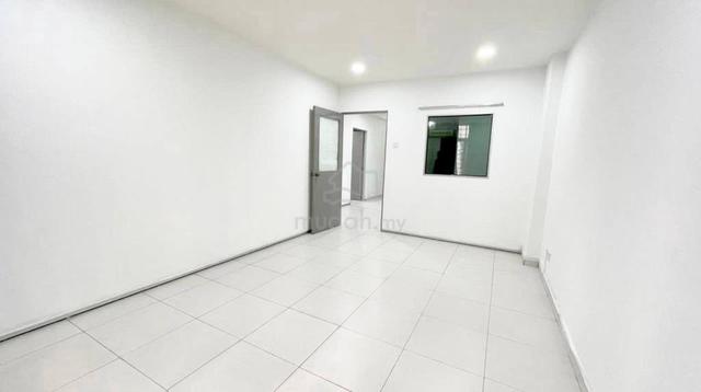Dataran Otomobil Apartment 1
