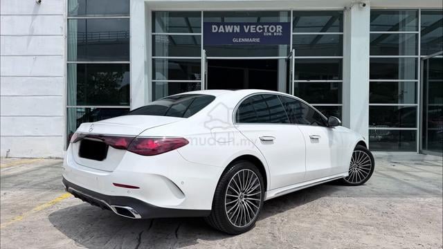 2025 Mercedes Benz E350e AMG LINE Mil 1K Km - 2