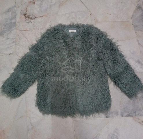 H&M  winter coat - photo 2 of 5