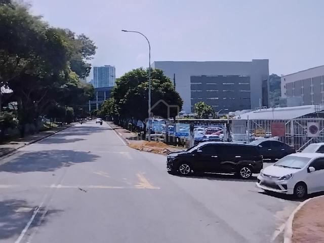 Ampang, Warehouse cum factory. 2.2 acres. Mainroad. 1