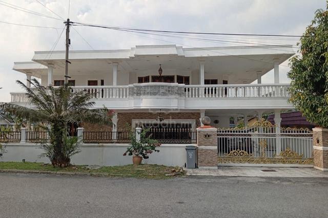 6695sqft!! BANGLO YANG LUAS DAN LOKASI YANG STRATEGIK DI PAROI JAYA! 1