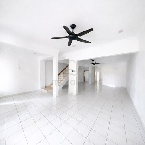 Puchong Utama Freehold Facing Green Ample Parking Space 4 Room 3 Bath 1