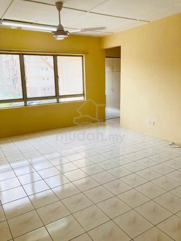 saujana apartment 1