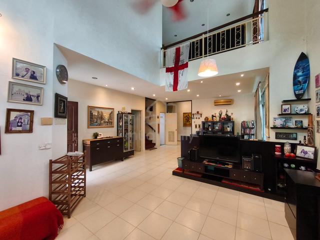 1.5 Storey Semi-D House @ Taman Pelangi Indah 1
