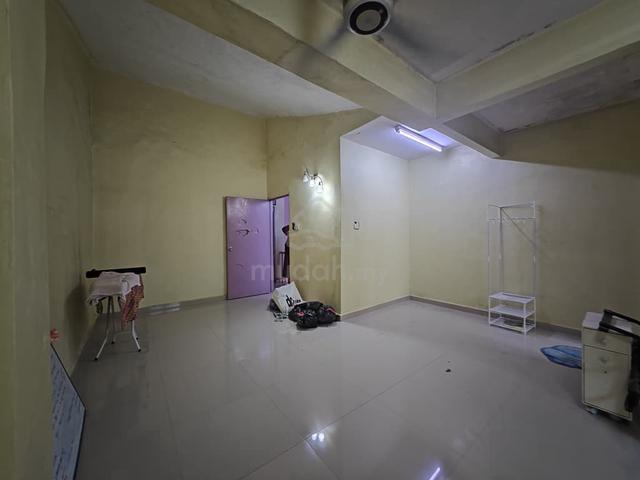 Rawang Perdana, Jalan RP 8 1