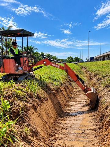 Sewa Mini Excavator Kubota 1 Ton - photo 3 of 4