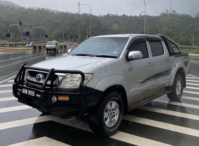 2011 Toyota HILUX 2.5 STD FACELIFT (M) - 2