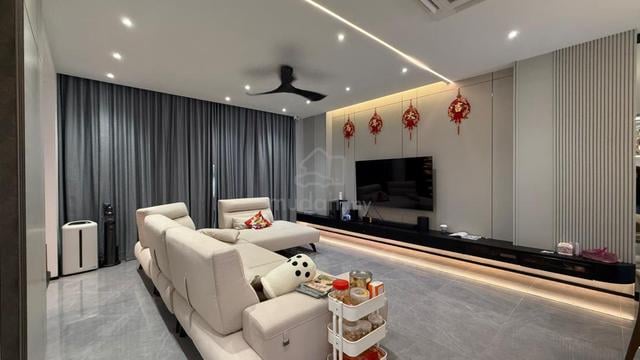 2.5 Sty Terrace @ Jade Hills, Kajang, Freehold, Renovated, Super Cheap 1