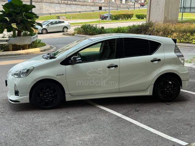 2013 Toyota PRIUS C 1.5 TRD SPORTIVO - NEWBATT25 - 4