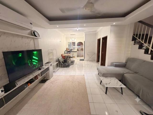 Renovated 2 Storey Taman Pinggiran Putra Seri Kembangan 1