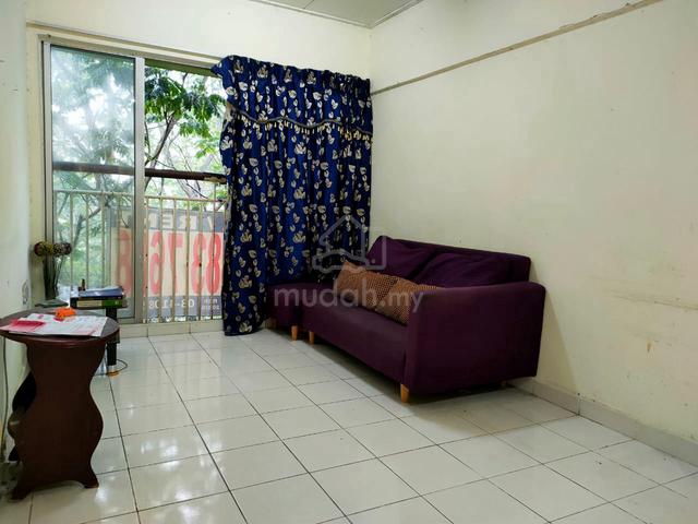 Plaza Suria Shop Apartment 1