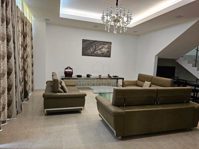 Broadleaf Residence Kota kemuning Shah Alam, Long branch 1