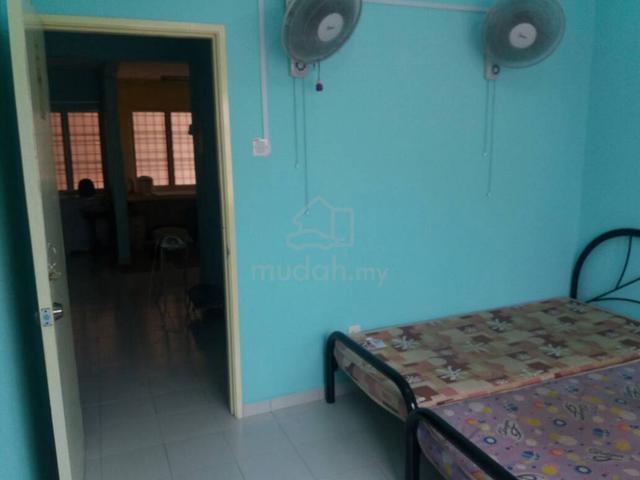 Bilik Perempuan Bujang, Apartment Palma, Bandar Botanik 1