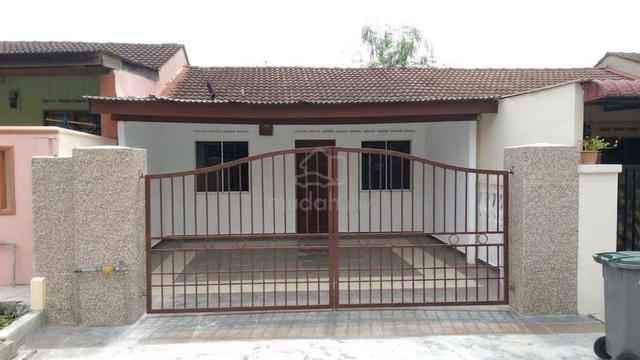 Tmn Universiti Skudai Single Storey Low Cost Near UTM Skudai New Paint 1